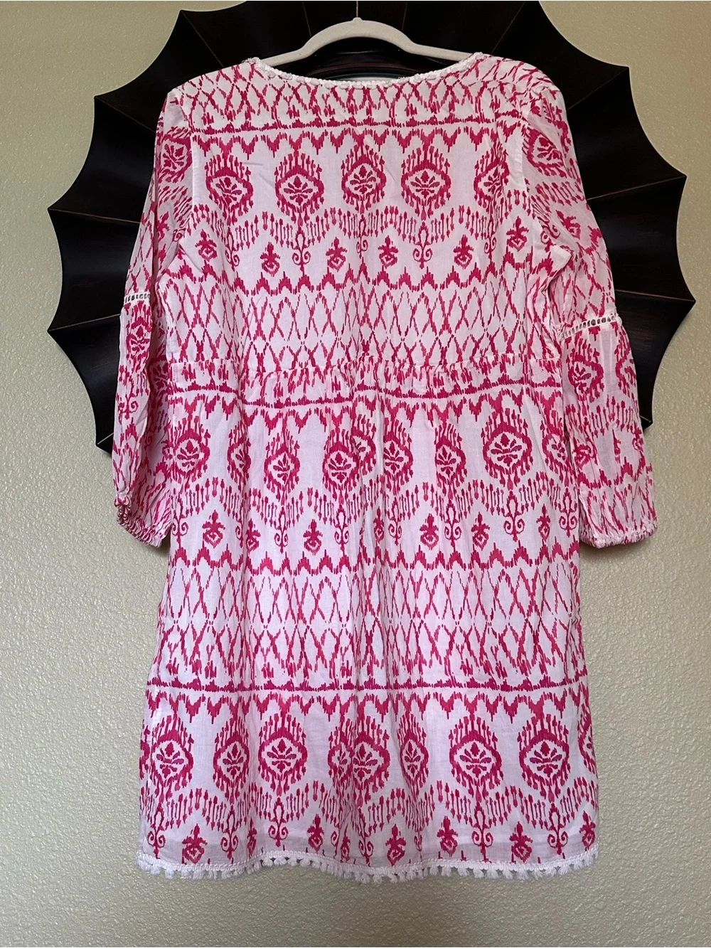 Tommy Bahama cover up dress Size M
Good condition. - Picture 2 of 3